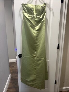 Laundry By Shelli Segal Light Green Satin Strapless Dress